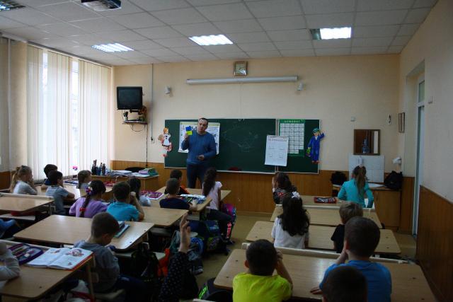 Харьковских школьников приучают ответственному отношению к братьям меньшим.